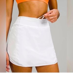 Lululemon NWT, Hotty Hot White skirt, Size 2, Tennis, Golf
